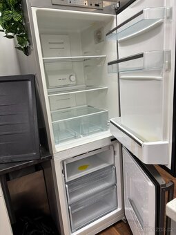 Světlá designová kuchyně SIMBA - 9