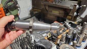 Nástrojářská frézka TOS FNGJ 20 - 9