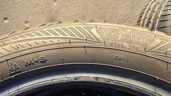 Celoroční pneu 205/55/17 Good Year - 9