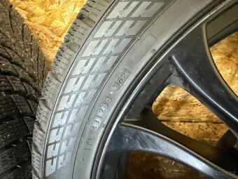 ALU SADA SE ZÁNOVNÍMI ZIMNÍMI PNEU 8Jx18H2 5X120 225/45 R18 - 9