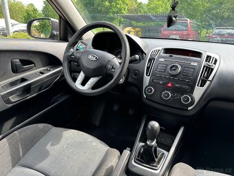Prodám:Kia Cee'd 1.4 R.V 2011 Facelift kombi 107TKM najeto - 9