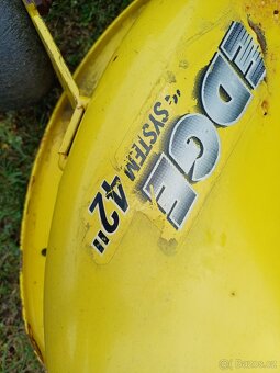 Sekací traktor John Deere L100 - 9
