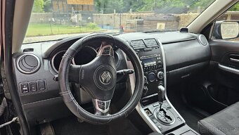 Suzuki Grand Vitaru 2,4i Automat - 9
