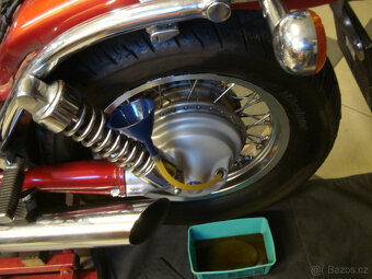 Suzuki VS 800 Intruder - 9