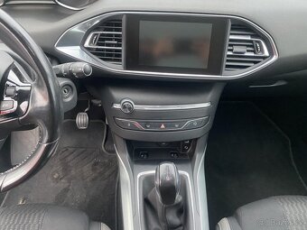 Peugeot 308 1.2 PT ,  81 kW benzín, 2015 - 9