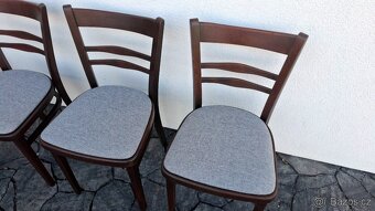 Sestava jídelních židlí a konferenčního stolku - 9