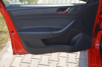 Škoda Rapid 1.4TSI 90kW DSG 91tkm 04/15 klima ALU panorama - 9