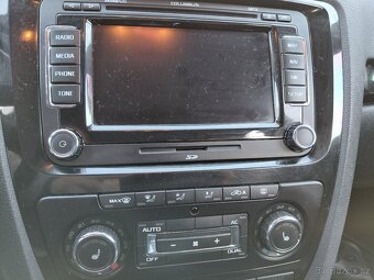 Škoda Octavia laurin a klement 2.0tdi dsg - 9