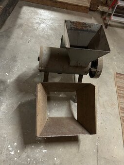 Mačkadlo na brambory, jablka apod. - 9