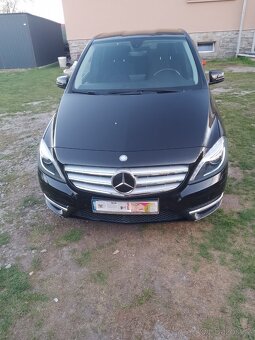 Mercedes Benz B180 - 9