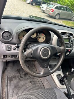 Toyota Rav4 D-4D - 9