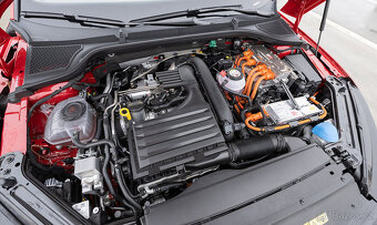 Octavia, Octavia Combi RS iV plug-in hybrid (2021) - 9