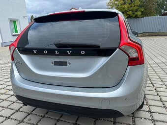 Volvo V60 D3 (pětiválec) Ocean Race, perfektní stav - 9