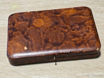 Rarita - německá lišta v etuji s EK2 na bílé stuze - 9