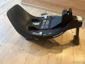 MAXI-COSI Pebble 360 + 2x Isofix - 9