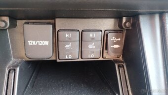 Toyota Auris 1.6 vvti. Rok 2015 - 9