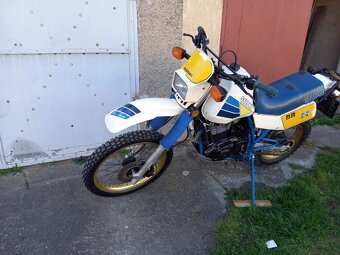 Suzuki dr 500 - 9