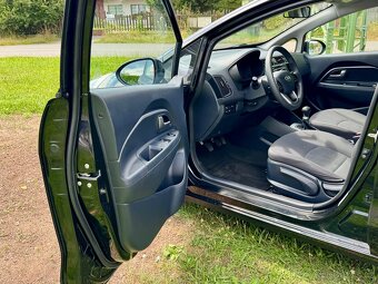KIA RIO 1,2i 63 kW KLIMATIZACE 117000 km - 9