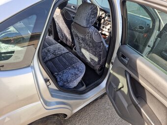 Prodám Ford Focus, 2005, 1,6 benzin, Rezervace - 9