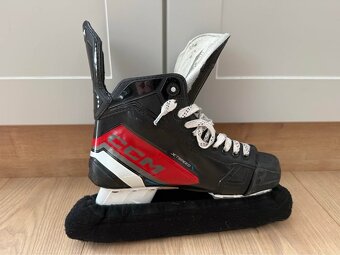 Brusle CCM FT670, vel.6,5 - 9