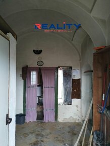 Prodej rodinného domu k rekonstrukci v obci Mikuleč - 9