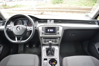 Volkswagen Passat 2,0TDi PR.SERVIS VW,1.MAJITEL - 9