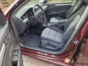 ŠKODA SUPERB 2.0 TDI XENONY MANUÁL - 9