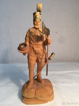 Vyřezávaná soška zlacená horník - uniforma hornický znak - 9