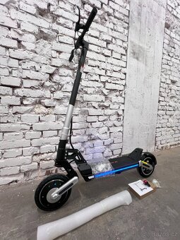 Nová elektrokoloběžka iENYRID M8 - 9