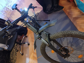 Trek Marlin 6 XL – 29" kola – výborný stav + doplňky - 9