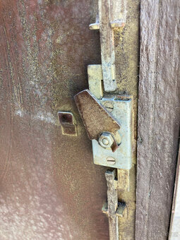 Skříň kovová, dílenská, na zbraně i jiné za 800 kč - 9