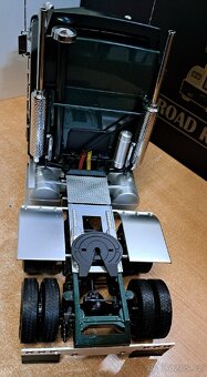 Model kamionu KENWORTH K100 1976, 1:18 - 9
