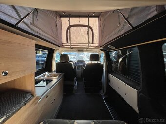 Volkswagen Transporter s obytnou vestavbou - 9