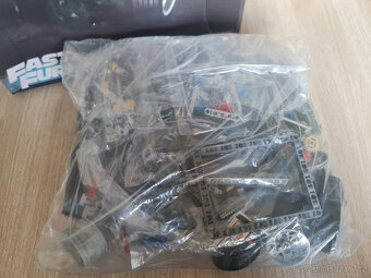 TECHNIC STAVEBNICE 42111 Dom's Dodge Charger NÁHRADA - 9