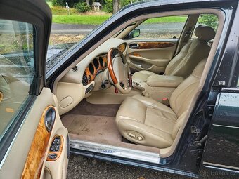 JAGUAR XJR 308 - 9
