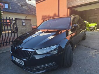 Superb Combi 2.0 TDI, 110kw ,Style,Black magic. - 9