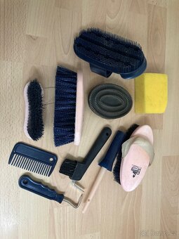 Jezdecká helma, mikina, výbava pro mladou jezdkyni /jezdce - 9