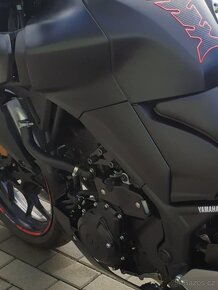 YAMAHA MT 03 - 9