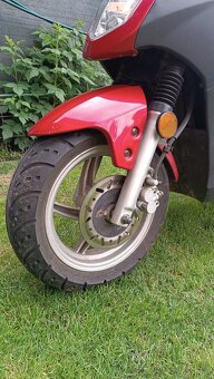 Skútr SYM AVO5W - 9