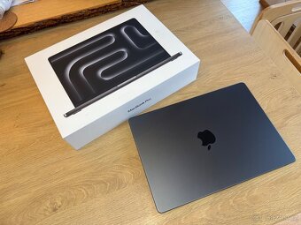 Apple MacBook Pro 14 černý M3 Pro 18GB RAM 1TB SSD - 9