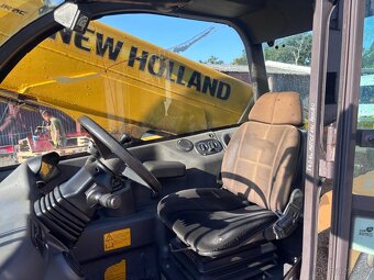Prodám teleskopický Nakladač New Holland - 9