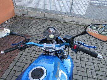 Kawasaki ER-6n POUZE 12150KM MOC HEZKÝSTROJ - 9