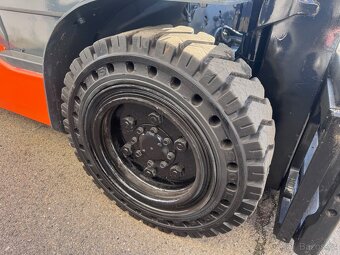 Vysokozdvižný vozík VZV Toyota 3,5t kabina LPG 4,5m - 9