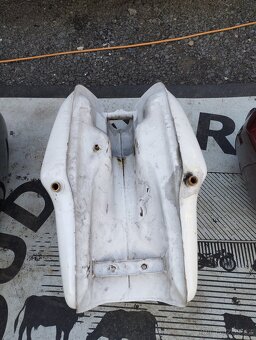 BMW nádrž rám... - 9