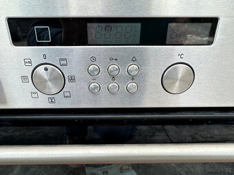 Nerezová vestavná trouba Siemens HB 650511 - TOP - 9