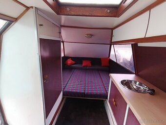 Karavan Wenzel - ponorka - 9