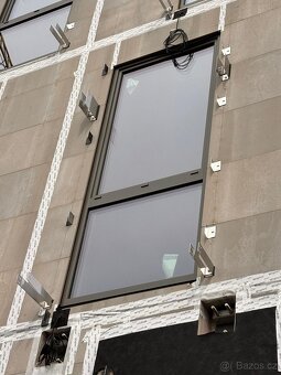 ELEKTRIKÁŘI, POMOCNÍCI, MONTÉŘI - 9