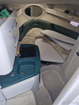 Prodám kajutovou loď FOUR FINS 248,pravidelně udržovaná - 9