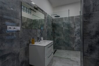 Nadstandardně zrekonstruovaný bytový dům - Lužické hory - 9