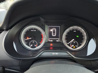 ŠKODA OCTAVIA 3 STYLE - 1.5 TSI/110 kW - Full led/ Kamera - 9